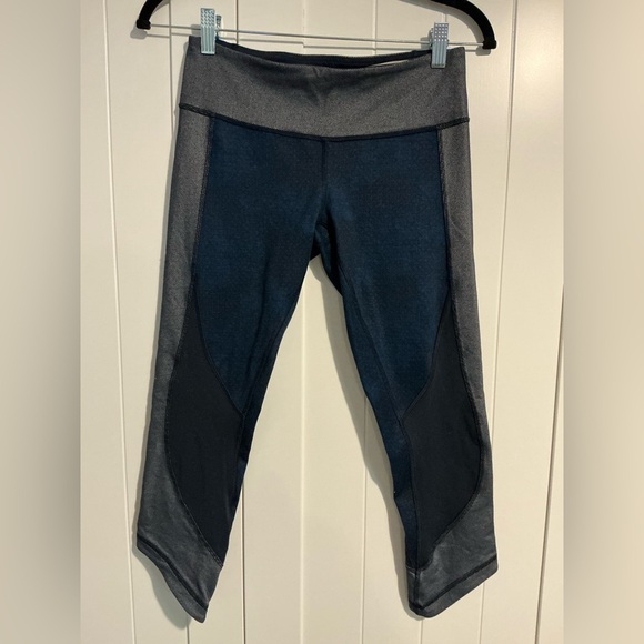 RARE Lululemon Wunder Under Sashiko Inkwell Rugged Blue Crop Leggings Size 6 EUC - Picture 3 of 8